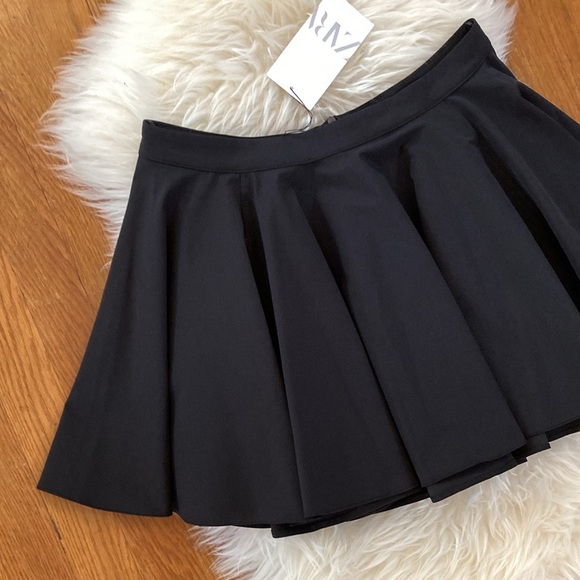 Zara Full Pleat-Look Mini Skirt - Picture 3 of 9